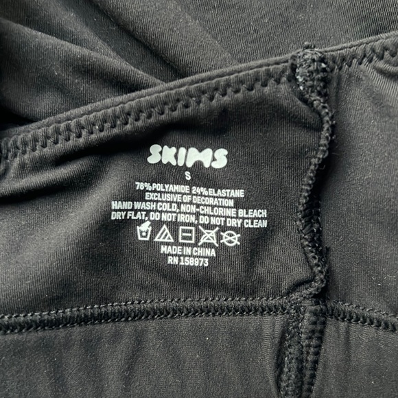 SKIMS Fits Everybody Scoop Neck Bralette - Picture 11 of 13